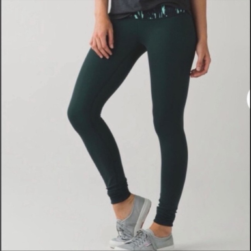 Lululemon Wonder Under Green and Black Reversible Patterned Leggings size 4